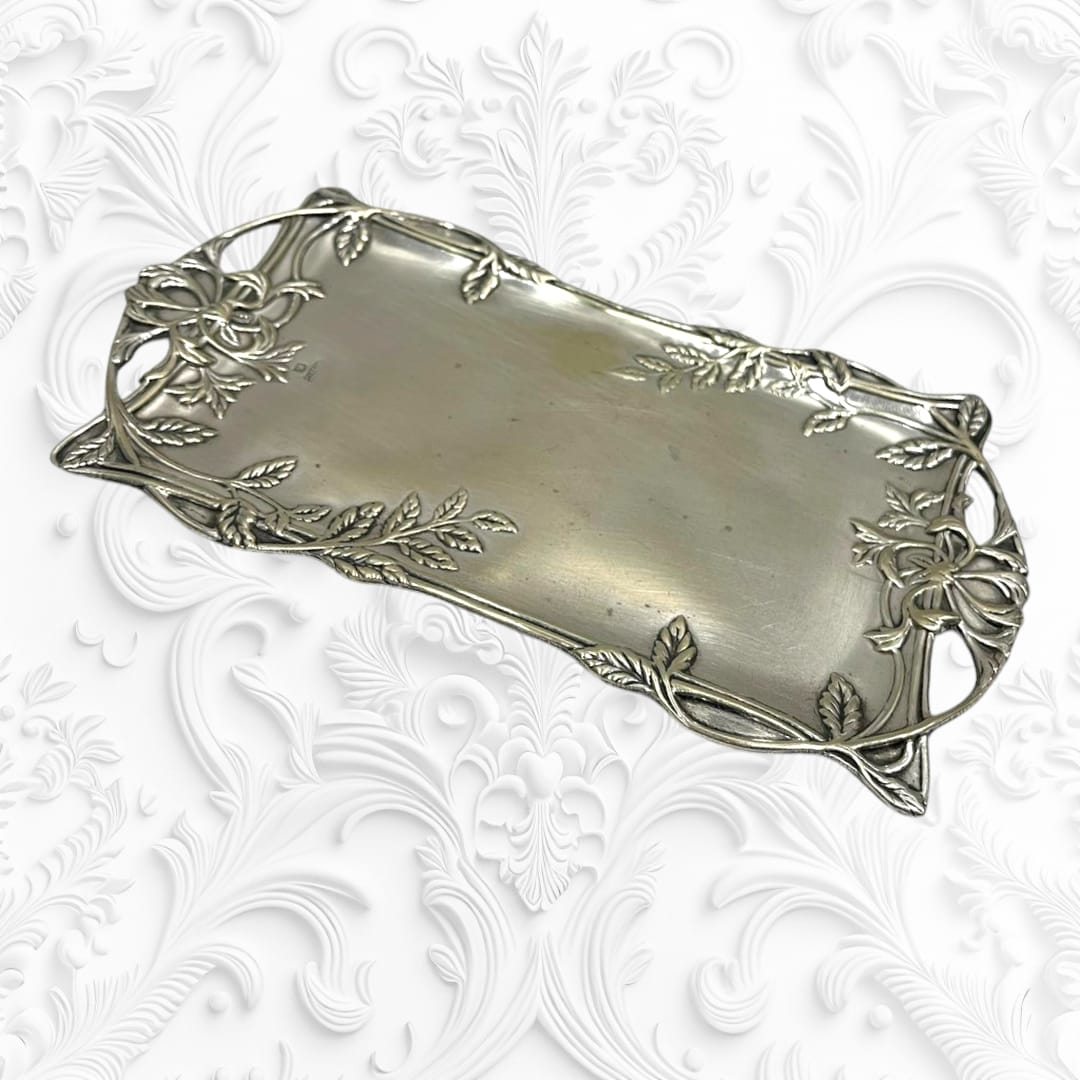 Bandeja de Metal Plateado Art Nouveau con Motivos Florales