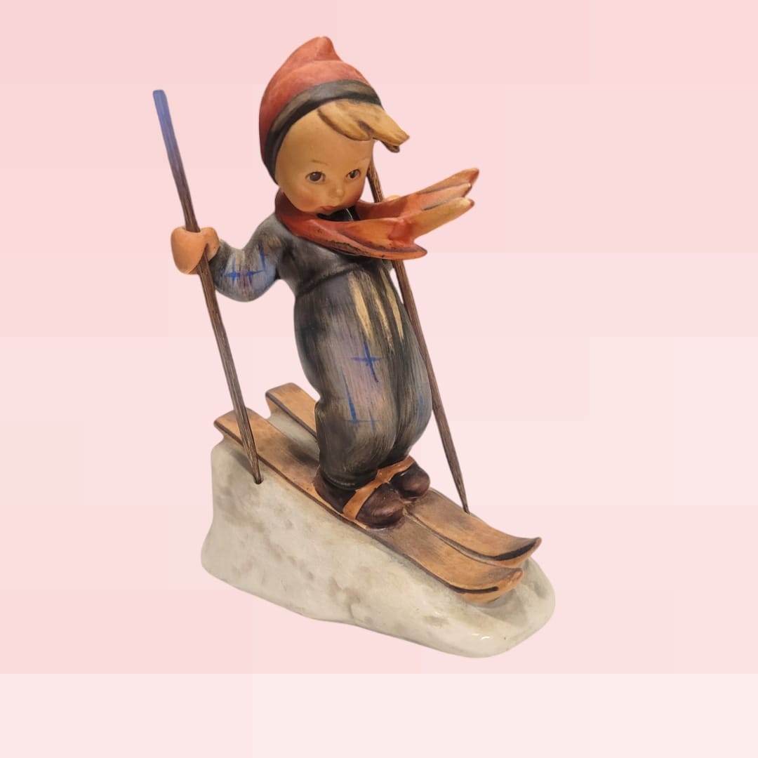 Figura de porcelana Hummel: Esquiador vintage de Alemania Occidental