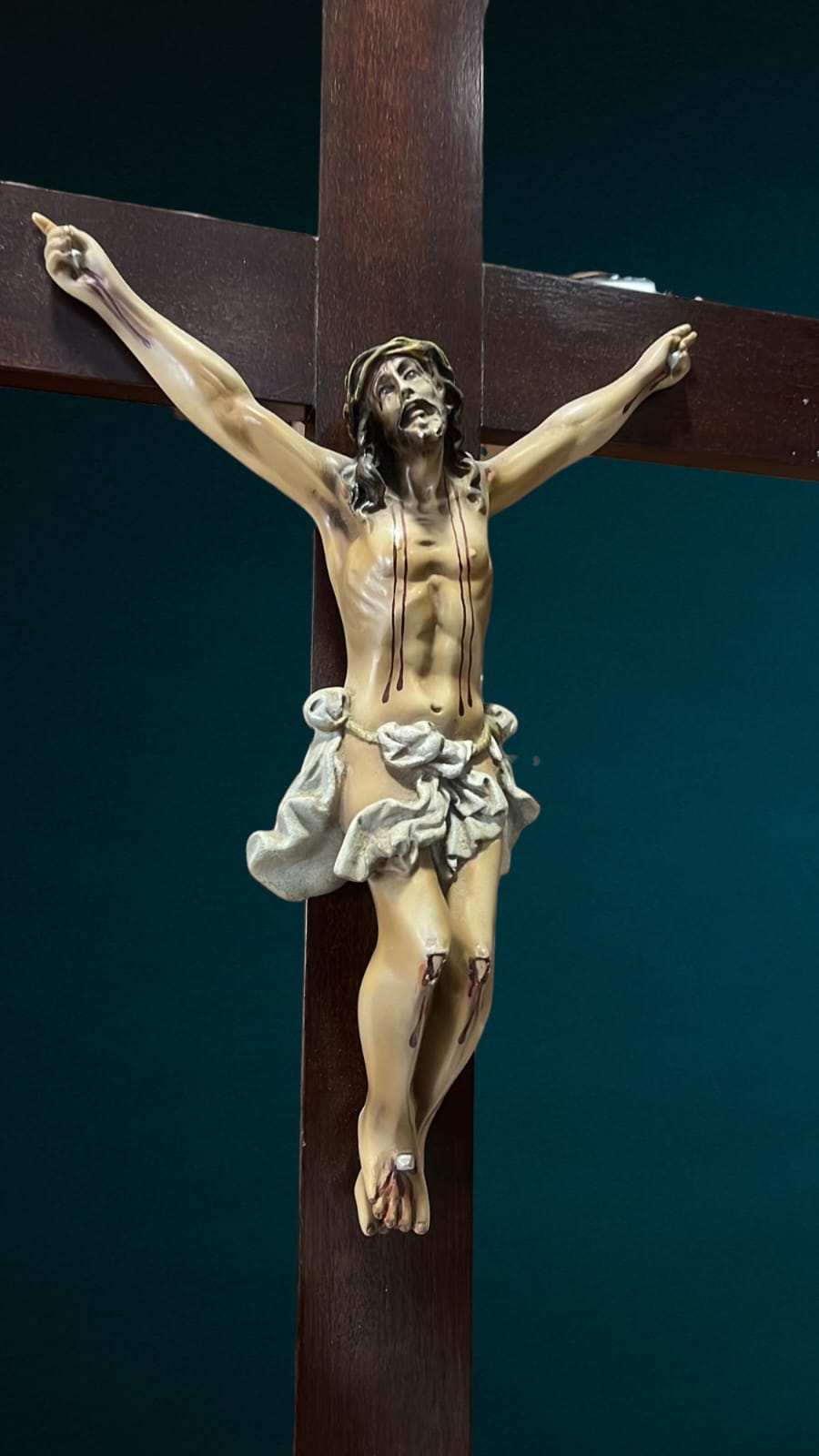 Cristo Vivo Crucificado de Olot - Arte Religioso Exclusivo