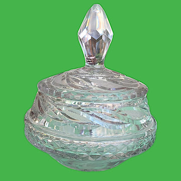 Bombonera de cristal tallado, diseño elegante