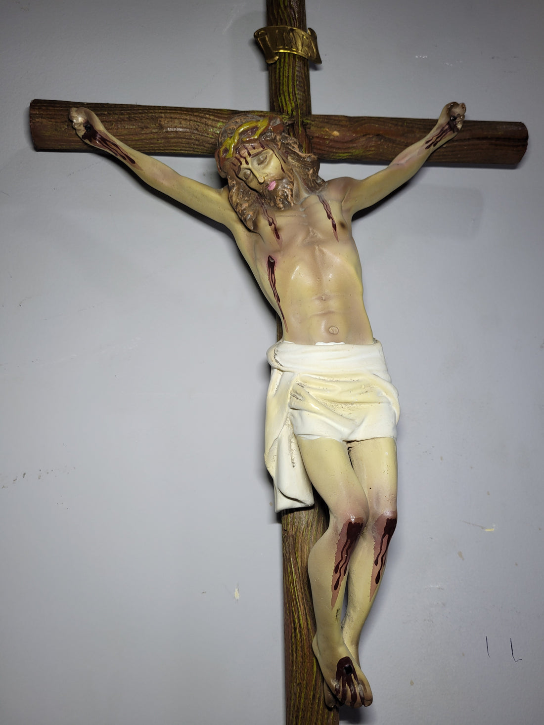 Crucificado con cruz arbolea | Arte religioso antiguo